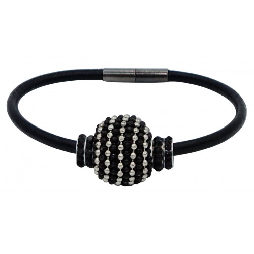 Bracelet in black leather and central metallic black piece