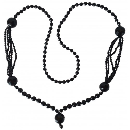 Necklace in faceted onyx combining sections of different sizes of stones