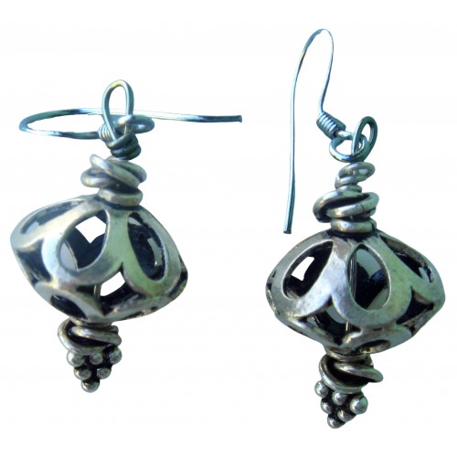 Earrings in silver openwork